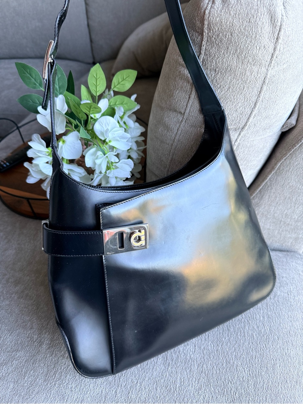 Salvatore Ferragamo Elegant Black Leather Shoulder Bag Authentic